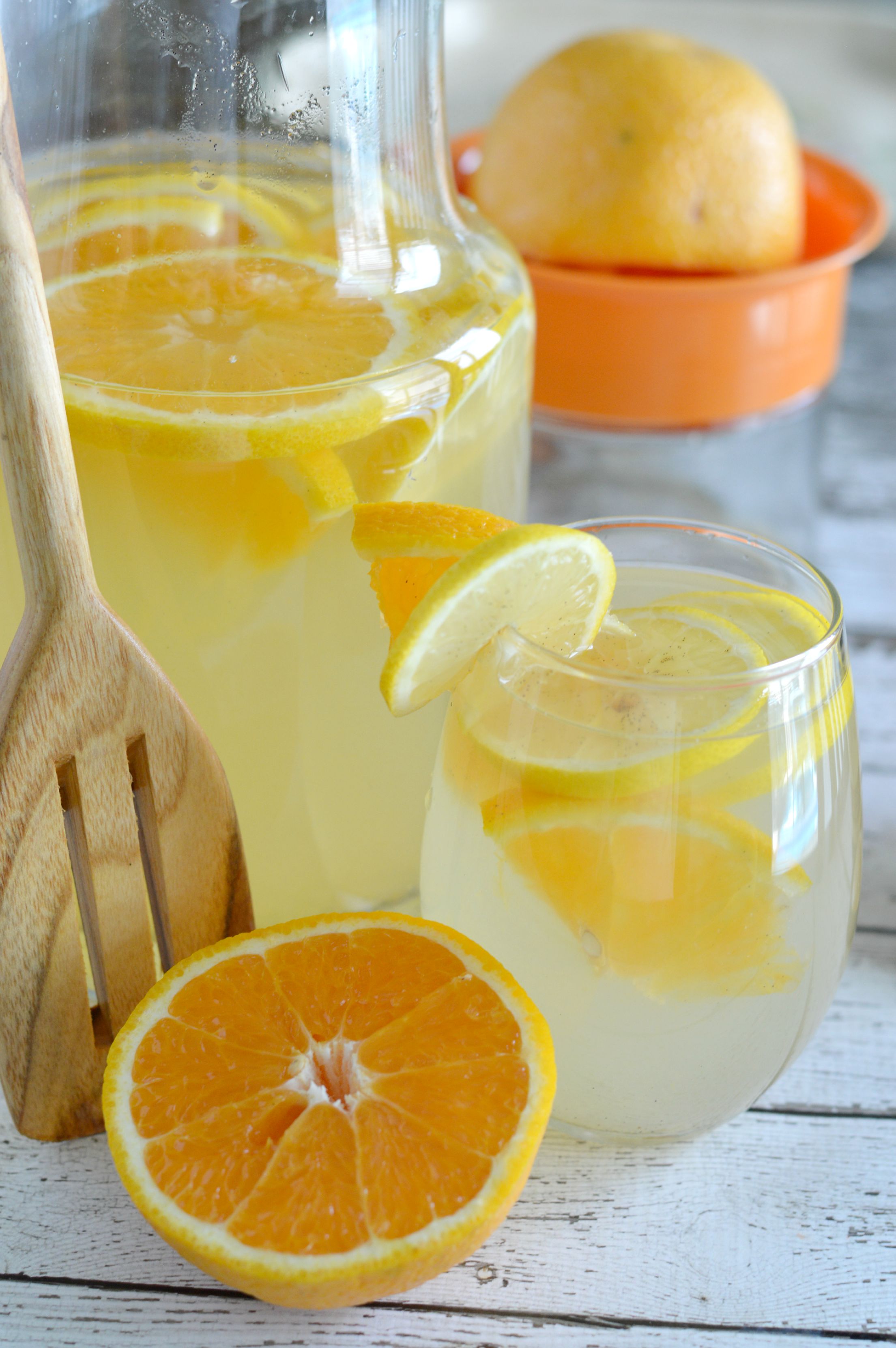 Vanilla Orange Lemonade - It's Peachy Keen